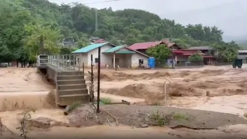 ฝนตกต่อเนื่อง น้ำป่าทะลักท่วมพื้นที่เวียงแก่นรอบ 2 ชาวบ้านขนของหนีไม่ทัน