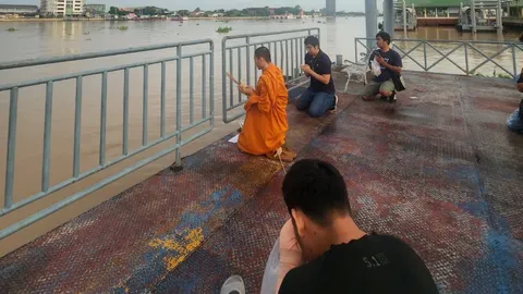  หนุ่มเศร้า นิมนต์พระทำพิธีเชิญดวงวิญญาณ แฟนสาววัย 28 ปี เหยื่อคอลเซ็นเตอร์