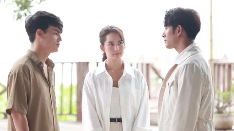 “เกรท-โบว์” จับมือกันช่วย “ไอซ์” รายงานเหตุการณ์สดจากเชียงคาน ใน “โลกหมุนรอบเธอ”