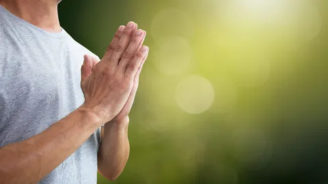 บทสวดพาหุงมหากา พร้อมคำแปล ท่องบทชัยมงคลคาถา เสริมชีวิตให้รุ่ง