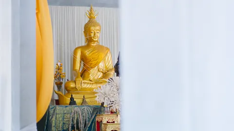 ปฏิทินวันพระเดือนตุลาคม 2567 เช็กวันพระไทย-จีน ทำบุญสั่งสมบารมี