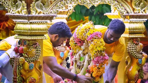 งานนวราตรี 2567 วันไหน เช็กกำหนดการพิธีแห่ พร้อมบทสวดสั้นๆ