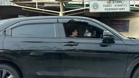 ตำรวจเผยรูปพรรณสัณฐานคนร้ายขโมยรถในห้าง ล่าสุดถอดป้ายทะเบียนออก