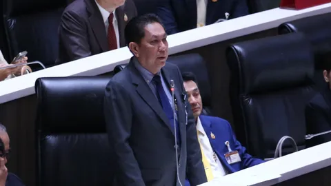 “วิสุทธิ์” ยัน เพื่อไทยไม่ขวางศาล หลังออกหมายจับ “พล.อ.พิศาล” แต่ไม่รู้อยู่ไหน