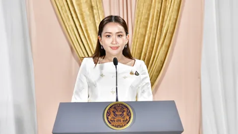 “อิ๊งค์” เตรียมนำไทย ผงาดเวทีอาเซียน สปป.ลาว-ปลื้ม Time ยกให้เป็นผู้ทรงอิทธิพลแห่งอนาคต