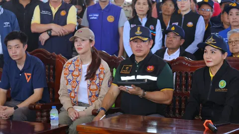 “นฤมล” ตรวจน้ำท่วมอยุธยา-ปทุมฯ เตรียมของบ 3,700 ล้าน เยียวยาเกษตรกร-“ธรรมนัส” ลงพื้นที่ด้วย