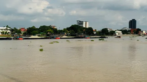 ประกาศเตือน "ชาวนนทบุรี" ริมเจ้าพระยา ให้เร่งยกของขึ้นที่สูง-ทำแนวคันกั้นน้ำ