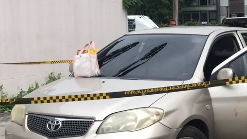 ผัวฉุนเมียพาหนุ่มกินข้าว คาดเป็นชายชู้ ยิงด้วยหน้าไม้ดับ แทงตัวเองเจ็บ (คลิป)