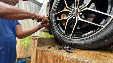 รถเละกว่า 200 คัน เหตุลาดยางมะตอย ไม่ติดป้ายเตือน