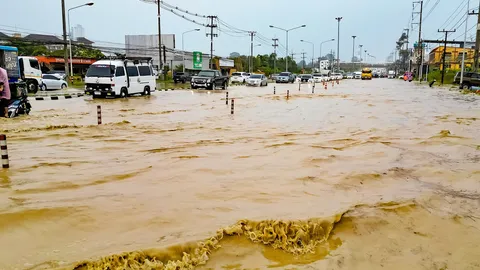 ‘เจ้าพระยา’ ดีขึ้น น้ำจากเหนือน้อยลง ภาคใต้ยังอ่วม เตือนฝนถล่ม 9 จังหวัดรับมือ