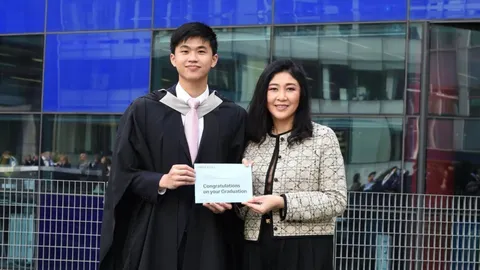 “ยิ่งลักษณ์” ภูมิใจ “น้องไปป์” รับ 2 รางวัล หลังเรียนจบคอร์สเทียบเท่าปริญญาโท