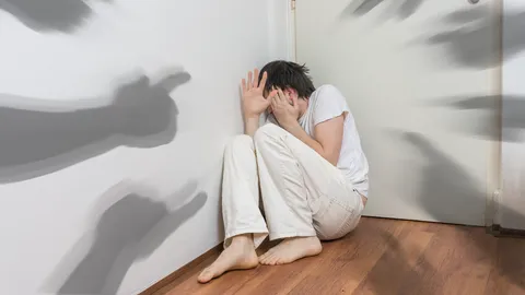 อาการวิตกกังวลแบบไหนถึงเรียกว่าเป็นโรคแพนิก ต้องรักษาอย่างไร