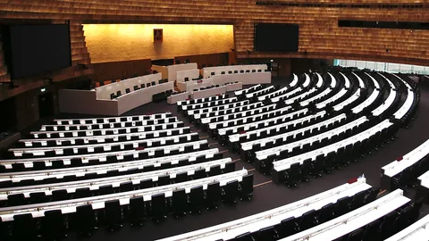 115 เพื่อไทย แหกมติสภา คว่ำ "นิรโทษกรรม" ตีตกข้อสังเกต สกัดโยง "ม.112"