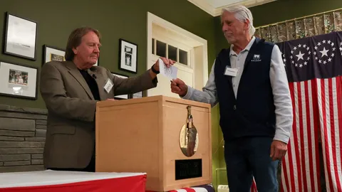 เลือกตั้งสหรัฐฯ 2024: เมืองเล็กในนิวแฮมป์เชียร์ เปิดคูหาเลือกตั้งเที่ยงคืน แห่งแรกของสหรัฐฯ