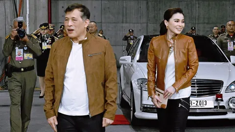 ในหลวง-ราชินี เสด็จฯทอดพระเนตรการแสดงคอนเสิร์ต “ขนนกกับดอกไม้” ครั้งที่ 4