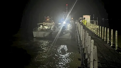 ยิง "ประมงไทย" เรือรบพม่า จับ 31 ตัวประกัน ยึดเรือไปอีกลำ ตังเกเสียชีวิต 1 บาดเจ็บ 2