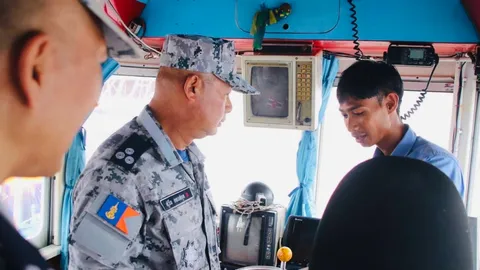 ทัพเรือภาค 3 ส่งเรือตรวจการณ์ ต.993 - ร.ล.ล่องลม หลังเหตุเรือรบพม่ายิงเรือประมงไทย