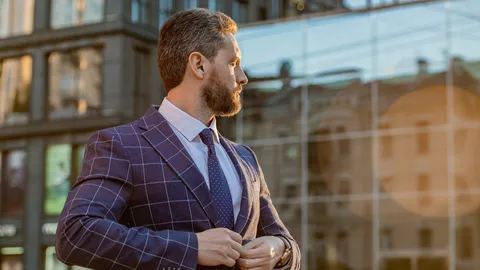 ส่อง Rolex 5 รุ่นน่าจับตา ไม่ตกกระแส มีแนวโน้มราคาขึ้นในปี 2025!