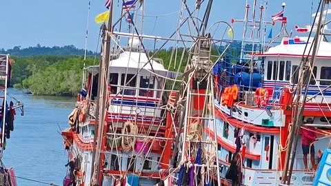 เร่งรัดเมียนมา ปล่อย 4 คนไทย อีก 27 เป็นพม่า ประท้วงยิงเรือ