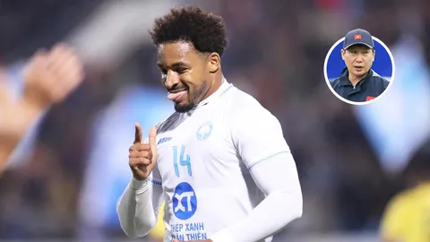 “โค้ชเวียดนาม” ยก “เหงียน ซวน ซอน” กองหน้าโอนสัญชาติ เป็นตัวจบสกอร์ความหวังใหม่