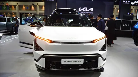 KIA จัดแพ็กเกจ Carnival EX  1,999,000 บาท