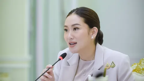 นายกฯ สั่ง ศปช. เกาะติดฟื้นฟูน้ำท่วมภาคใต้ทุกวัน-ธ.ก.ส.พักหนี้ 1 ปี ไม่คิดดอกเบี้ย