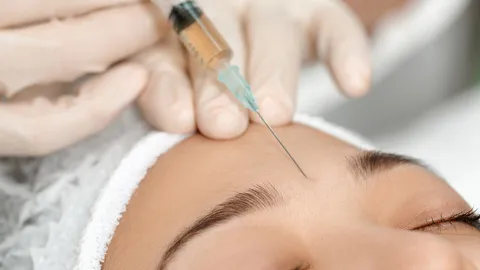 ฉีด “ฟิลเลอร์-สกินบูสเตอร์” โอเวอร์ฟิลด์ หมอออกโรงเตือนระวังหน้าพัง