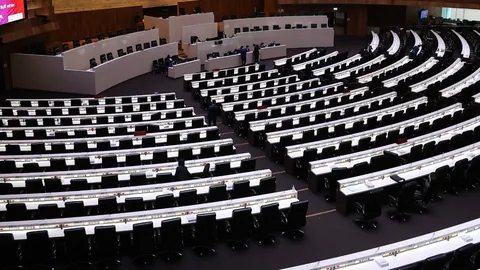 พท. ชงแก้กฎหมาย ให้อำนาจ ครม. ตั้งนายพล ตีกรอบห้ามทหารยึดอำนาจ-ก่อกบฏ