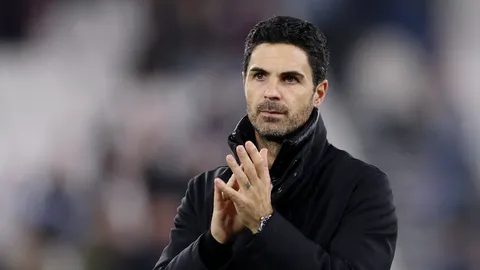 ขอบคุณสำหรับคำชม "อาร์เตตา"  ตอกกลับ "เบอร์บาตอฟ" ปมเปรียบเทียบ อาร์เซนอล เหมือน สโต๊คฯ