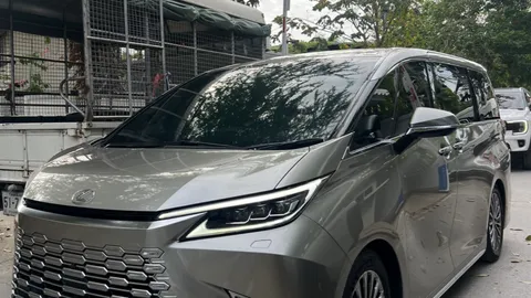 ปล่อยตัว “นาที รัชกิจประการ” พร้อมอดีต 2 สส.ภูมิใจไทย ได้รับพักโทษคดีเสียบบัตรฯ