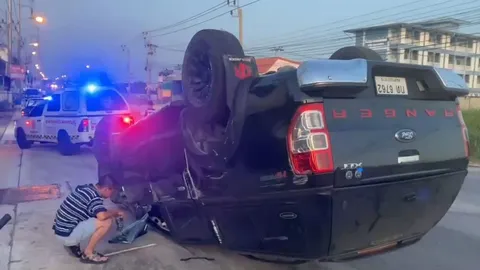 ชายวัย 35 หลับใน ขับรถชนขอบสะพานหน้าหมู่บ้าน รถพลิกคว่ำกลางถนน เจ็บเล็กน้อย