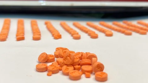 ยึดยาบ้าฟรุ้งฟริ้งสูตรใหม่ 1.6 ล้านเม็ด เชื่อผสมไอซ์ออกฤทธิ์แรง