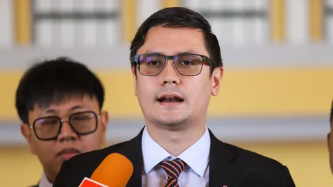 “โรม” ชี้ “ทักษิณ” ออกโรง ยิ่งสะท้อนความเป็นนายกฯ ของ “แพทองธาร” ลดลง