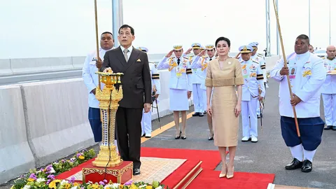 "ในหลวง" เสด็จพระราชดำเนินไปทรงเปิดสะพาน "ทศมราชัน"