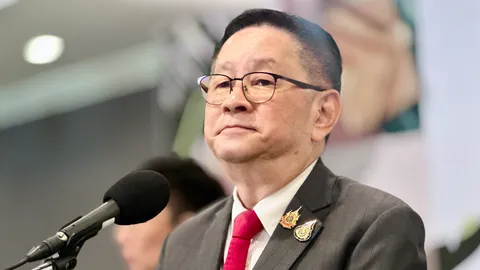 “ประเสริฐ” แย้ม “มาดามหน่อย” ลงชิงเก้าอี้นายก อบจ.โคราช สวมเสื้อเพื่อไทย