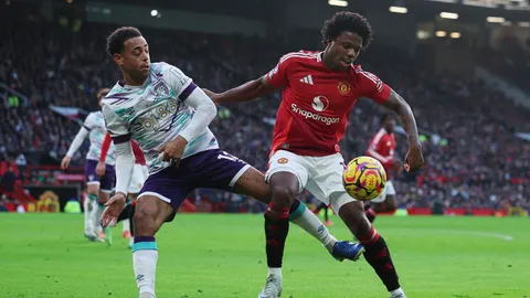 หมดสภาพ "แมนยูฯ" โดน "บอร์นมัธ" บุกถล่มคาบ้าน ยังหนีไม่พ้นที่ 13 พรีเมียร์ลีก