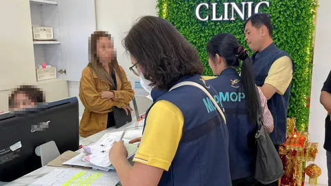 ทลายคลินิกเถื่อน รวบ 5 พนักงานสาวคาร้าน เสริมความงาม "บางแสน"