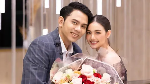 นนนี่ ณัฐชา สุดปลื้ม สามีนักร้องใจป้ำมอบทุนการศึกษาให้แฟนคลับทั่วประเทศ 