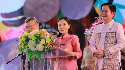 “นฤมล” เปิดงานถนนสายดอกไม้งามริมกว๊านพะเยา ชวนเคานต์ดาวน์ปีใหม่