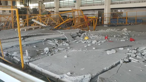 เกิดเหตุอาคารถล่ม ในโรงงานนิคมโรจนะ 304 จ.ปราจีนบุรี ทับคนงานเสียชีวิตหลายราย