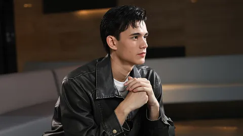 เทศน์ ไมรอน จากนายแบบสู่การเป็นพระเอกดาวรุ่ง พัฒนาตัวเองอย่างหนักจนมีวันนี้ (คลิป)