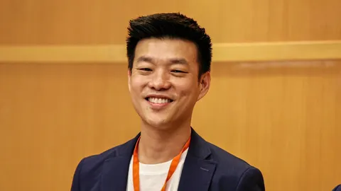 “เท้ง ณัฐพงษ์” เผยปีหน้าลุยตรวจสอบ “ทักษิณ”-จี้นายกฯ เห็นความสำคัญงานสภาฯ