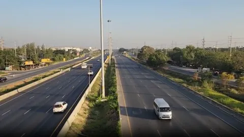 ทยอยกลับ กทม. สายเอเชีย ขาเข้า รถคล่องตัว ถนนหมายเลข 9 สลับหยุดนิ่งเป็นบางช่วง