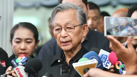 “พิทักษ์เดช” ป้อง “ชวน” ตะเพิดลิ่วล้อเพื่อไทย “ราเมศ” จวก รัฐบาลจะพัง “ทักษิณ”