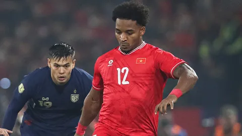 "กองหน้าตัวโอน" ซัดเบิ้ล เวียดนาม ชนะ ไทย รอบชิง นัดแรก กลับไปลุ้นรักษาแชมป์กันต่อในบ้าน