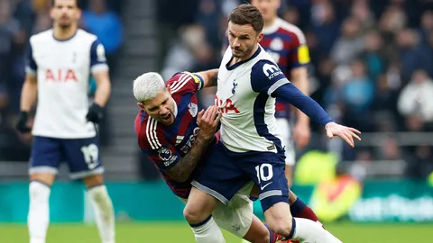 ผลบอล พรีเมียร์ลีก : "สเปอร์ส" พ่าย "นิวคาลเซิล" คาบ้าน ไร้ชัยในถิ่น 6 นัดติด 