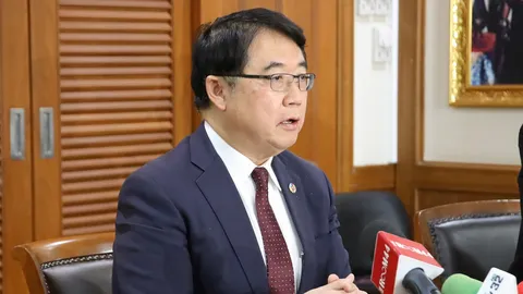 "ม.สยาม" ปัดมีเอี่ยว หลักสูตรอบรมจีน ชี้ "คนใน" ทำพลการ แจ้งข้อหาผู้บริหาร สมาคมตัวต้นเรื่อง