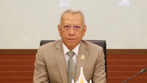 รมว.แรงงาน จ่อชง ครม. ขยายเวลาต่ออายุใบอนุญาตแรงงาน 4 สัญชาติ