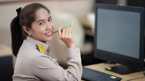 ใบประกอบวิชาชีพครู 2568 คืออะไร มีอายุกี่ปี ต่อแบบออนไลน์ได้หรือไม่?