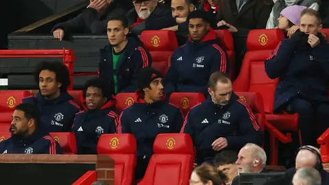 ช็อกวงการ "ทีมหนีตาย" พร้อมสอย "แข้งพันล้านแมนยูฯ" ม.ค. นี้ หลังเป็นส่วนเกินยุคอโมริม